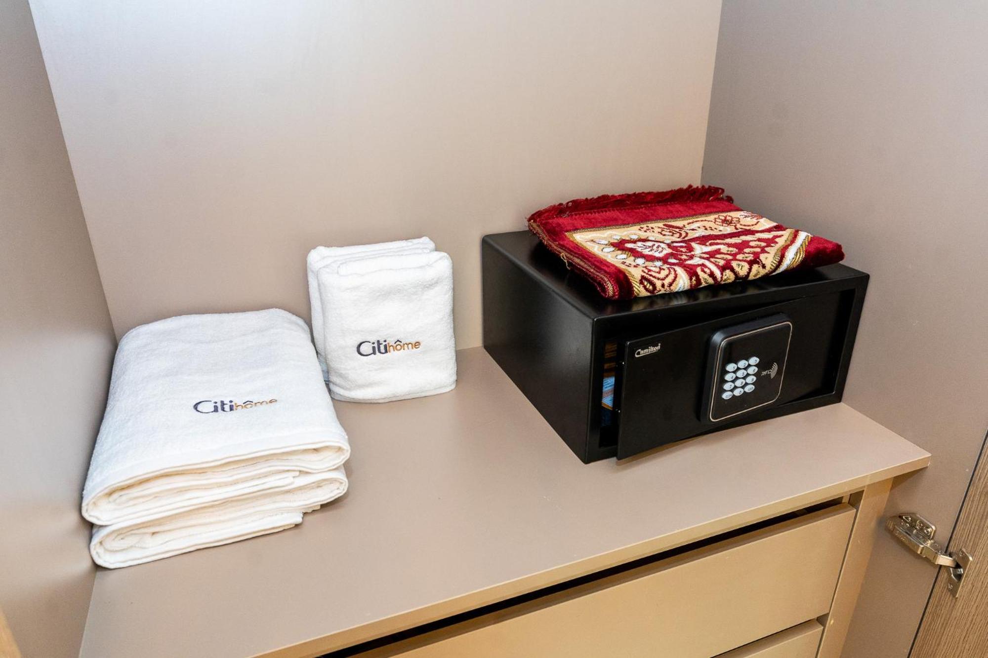 Citihome- Elegant Retreat With Cozy Comfort