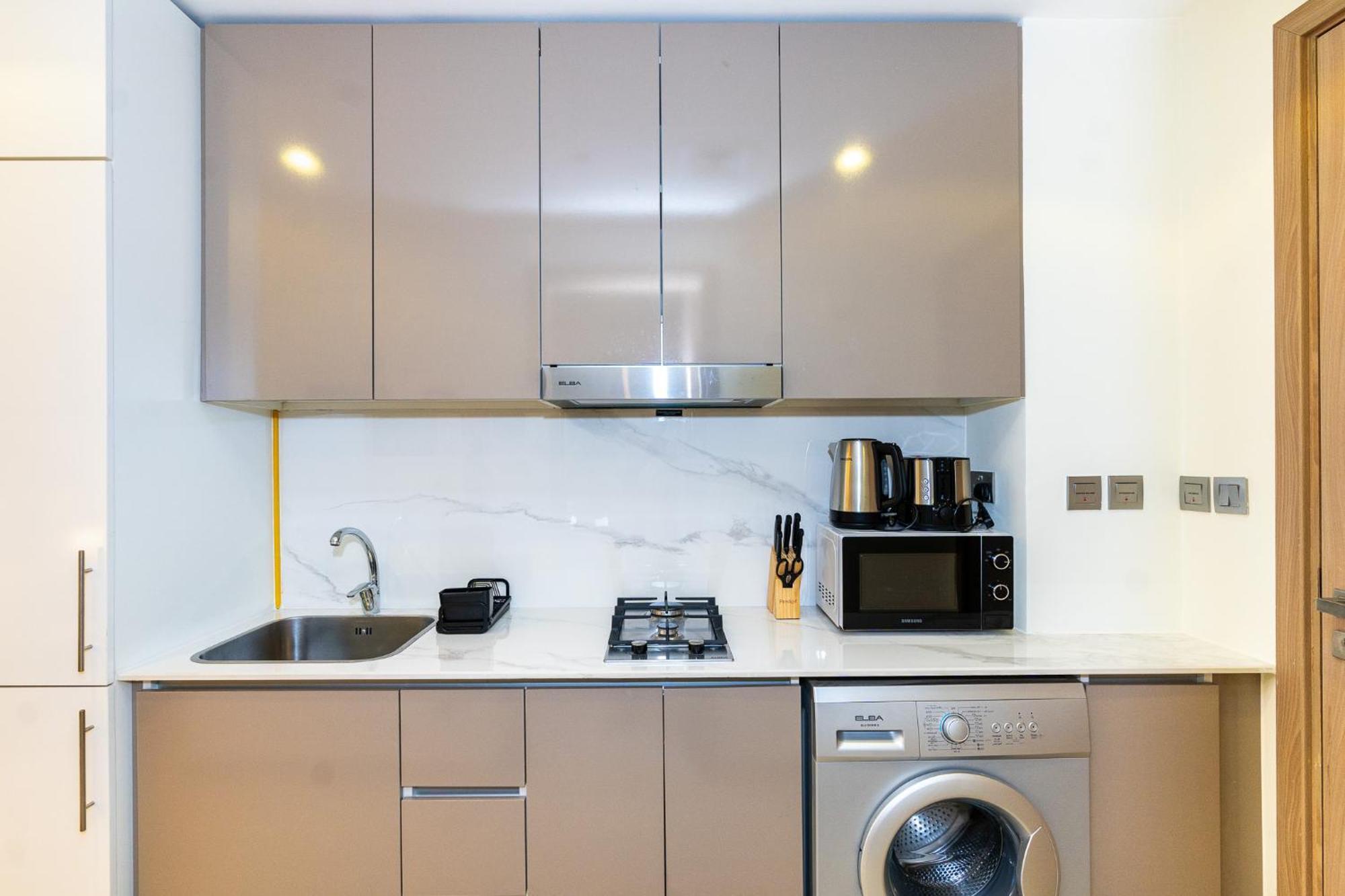 Citihome- Elegant Retreat With Cozy Comfort Dubai